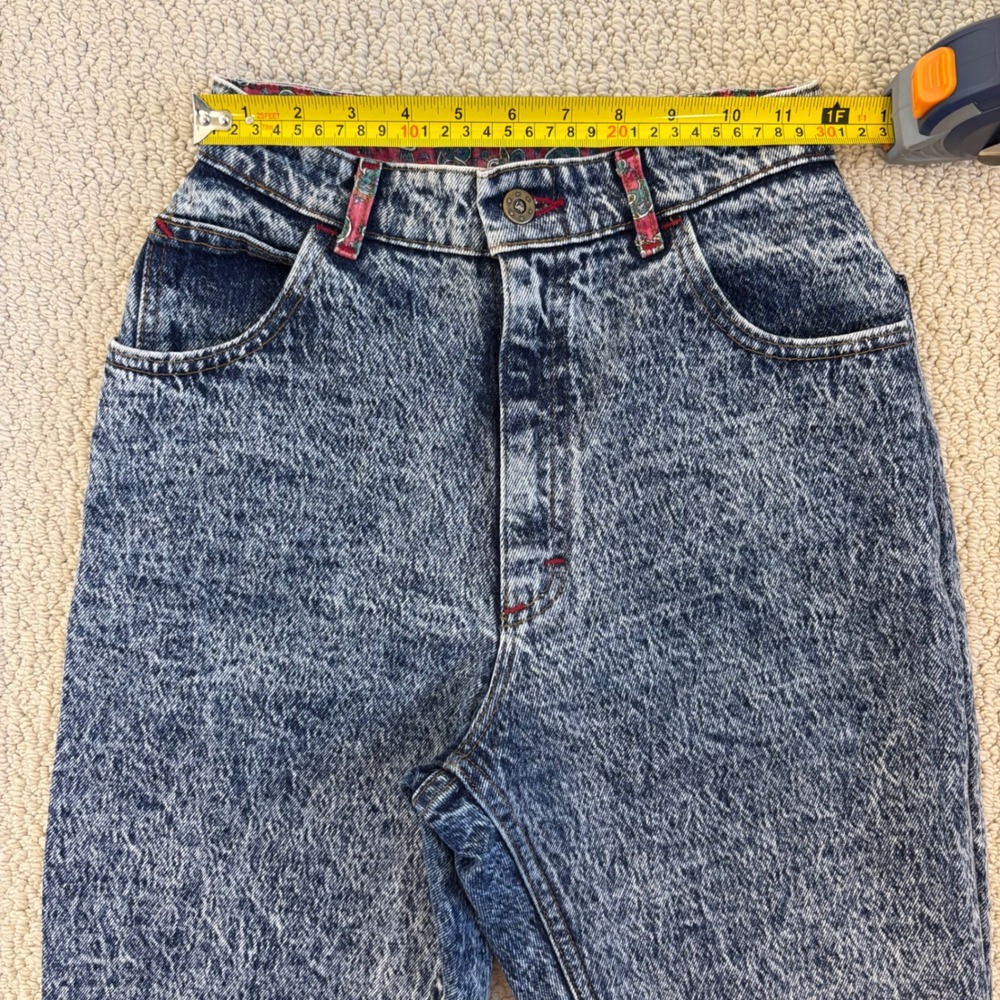 80s Vintage Lee High Waisted Acid Wash Jeans | Blue Size Size 13, Paisley Trim - Picture 10 of 16
